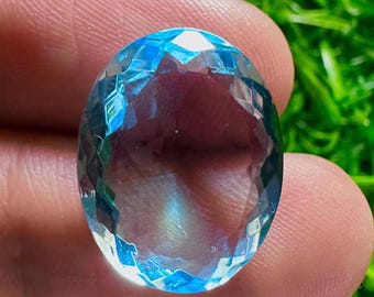 Faceted Oval Cut Swiss Blue Topaz Loose Gemstone, 14 Carat