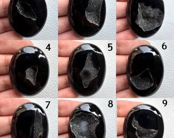 Druzy cabochon met zwarte agaat • Gepolijste ovale edelsteen