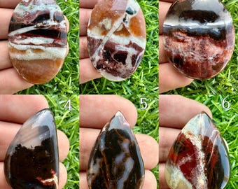 Natuurlijke Indonesische jaspis cabochon, veelkleurige gepolijste steen