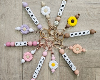 Personalised Flower Keyring/ Keychain, Gift for Mum, Aunt, Sister, Friend, Bridesmaid, Granny, Nanny, Girlfriend