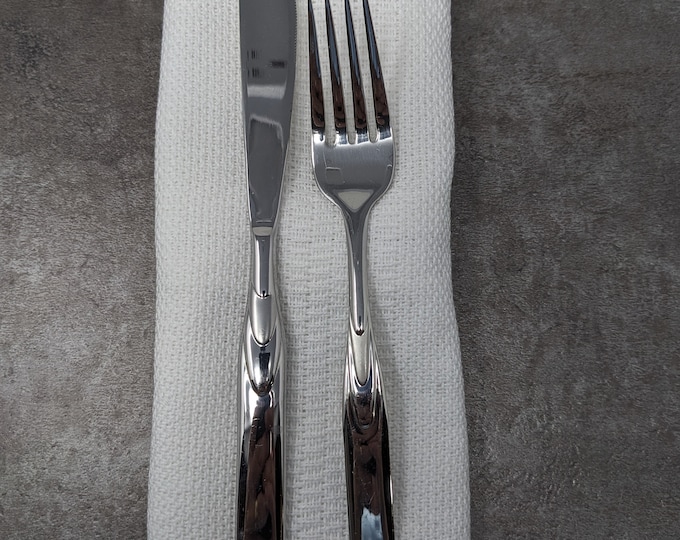 Sophisticated White Napkins – Artisan Weaving for Green Dining