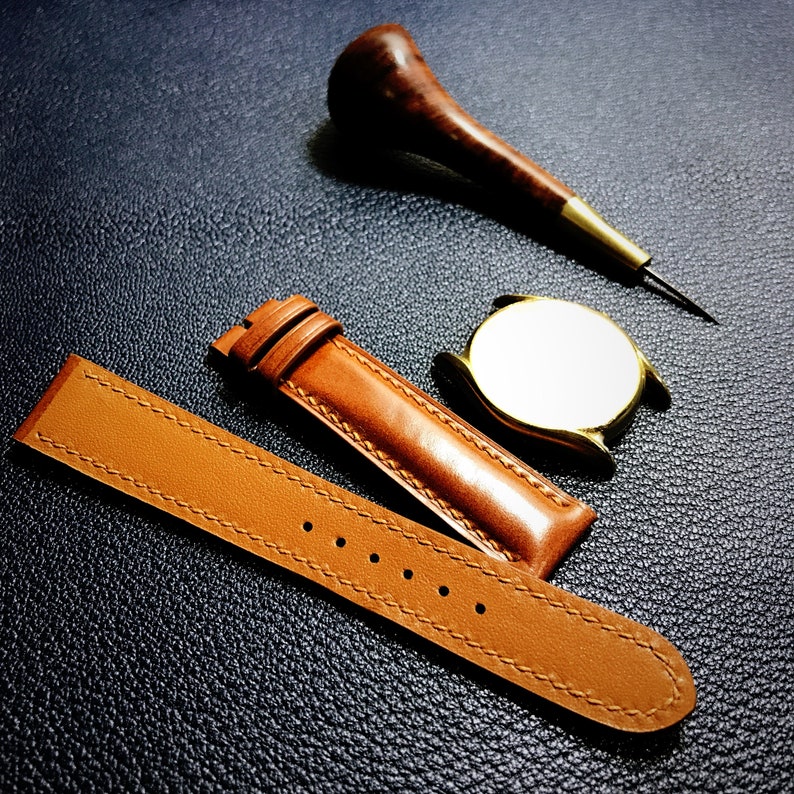 Handgjort brunt klockarmband i skalkordovan, vadderat läderarmband, anpassad passform bild 4