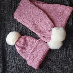 Gestrickte Mütze und Schal von Kind bis Erwachsene passen, viele Farben erhältlich