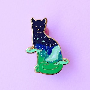 Northern Lights Cat enamel pin, Aurora borealis climate cat pin, star and sky at night