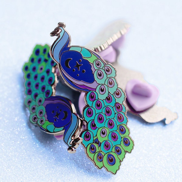 Peacock enamel pin Bird pin Blue enamel pin Peacock jewellery Peacock gift Peacock brooch Animal enamel pin Green Nature British birds