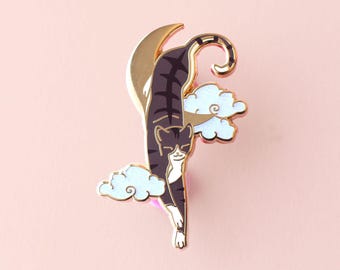 Tabby cat enamel pin; Brown tabby cat gift