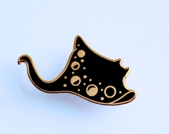 Stingray Manta Ray enamel pin, Marine sea underwater pin