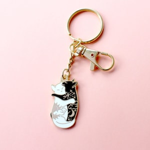 Day & night hugging cats keychain image 2