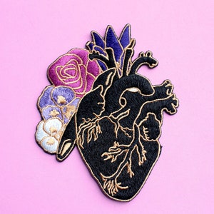 Anatomical heart iron on patch Embroidered patch Back patch Heart patch Horror patch Magic Gothic Witch Anatomy Black heart Romantic gift