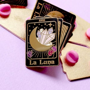 La Luna tarot cards enamel pin Witch pin Gothic pin Magic pin Fortune telling Witch jewelry Witch gift Moon enamel pin Cresent moon gift