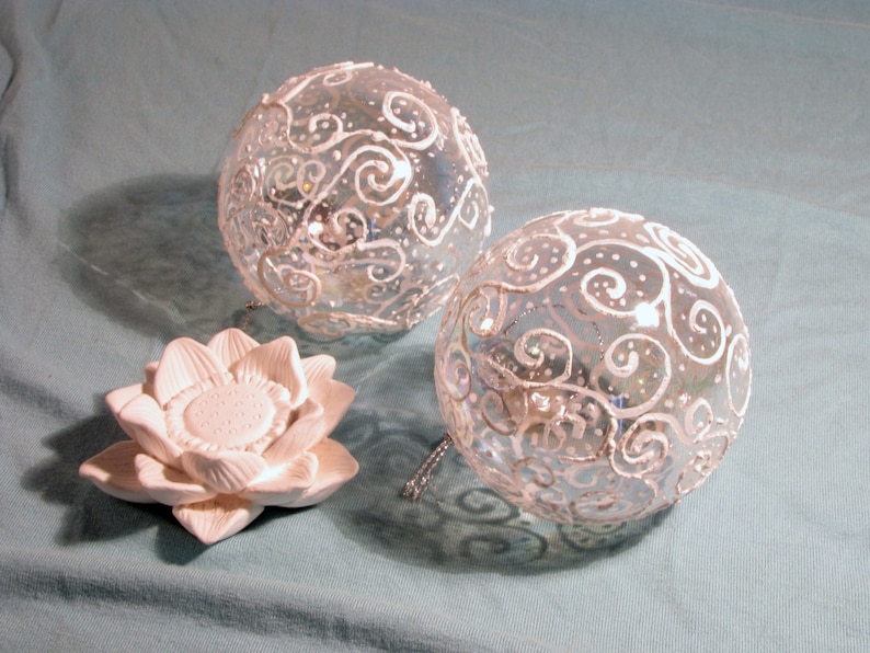 Pallina Di Vetro Con Neve Ooak - 2x Pallina di natale vetro dipinta Bianco effetto NEVE. Albero