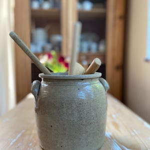 美しいヴィンテージのフランス製ストーンウェア製大型コンフィポット