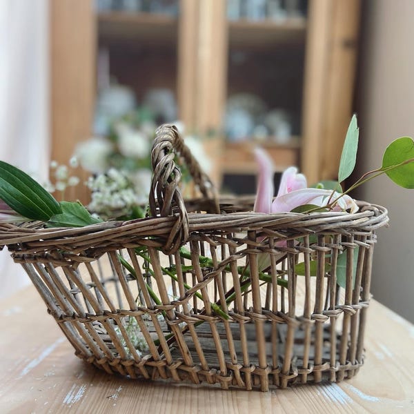 Beautiful vintage French small picking basket