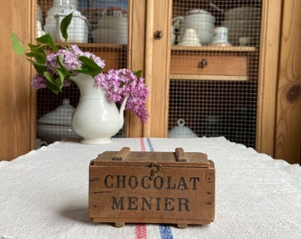 Beautiful rustic charm old French chocolat  menier crate box