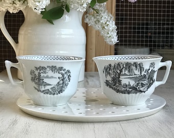 Beautiful set of 2 vintage English tea cups-ETC04