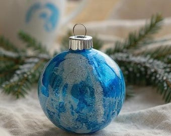Adorno navideño de cristal azul brillante: decoración navideña hecha a mano