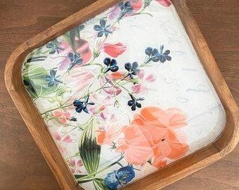 Bandeja de madera para servir con decoupage floral: recubierta de resina, 30 x 30 cm