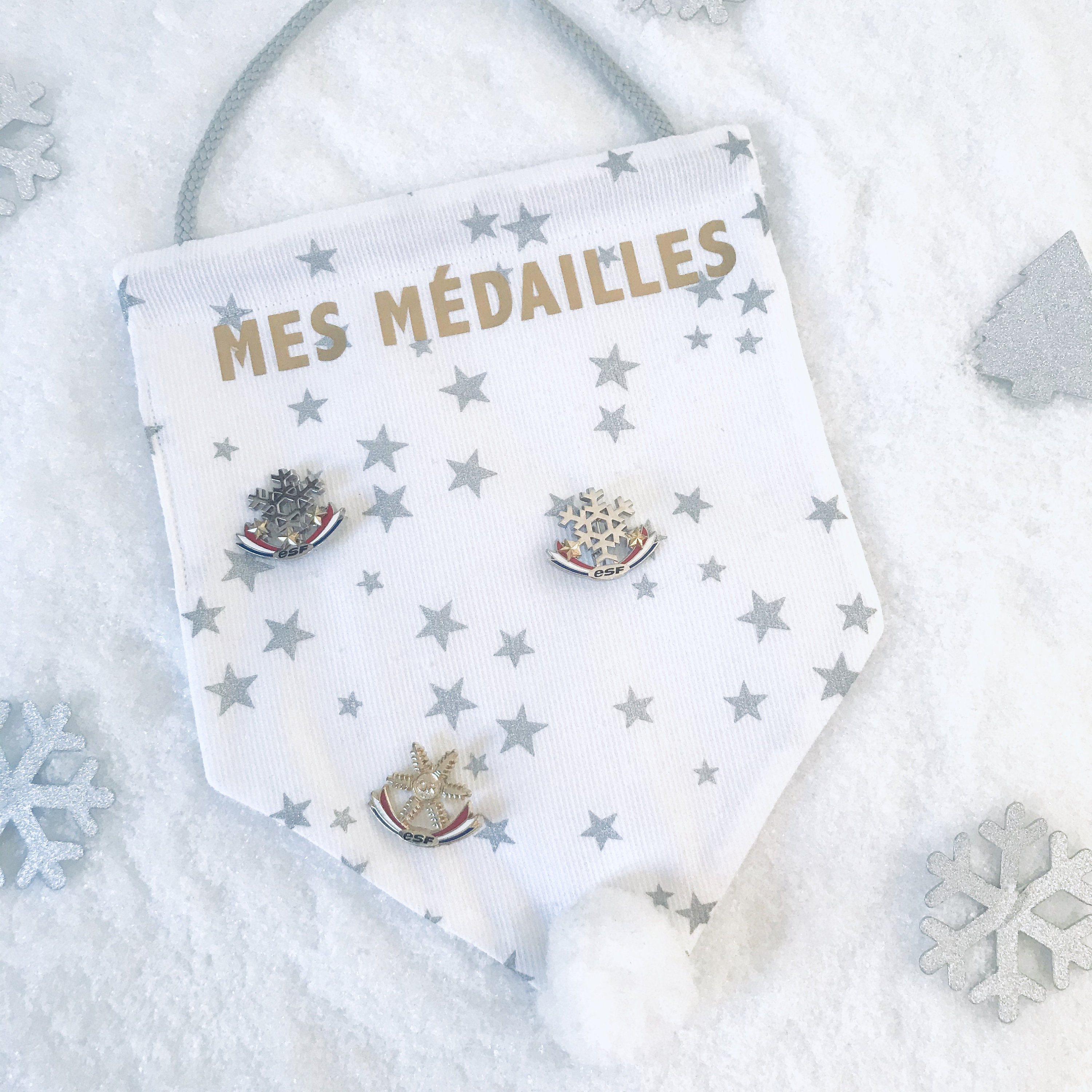 Ski Medal Holder, Personalized With the Child's First Name or Ski Resort.  White, Silver Stars. Ski Medal Holder 