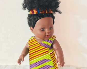 Muñeca afroamericana con ropa africana reversible / Yaa
