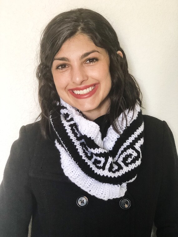 crochet black and white scarf
