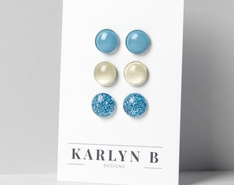 Conjunto de tres pares de pendientes de botón - Pendientes de botón coloridos apilados - Pendientes de botón pequeños y delicados de titanio - Ideales para orejas sensibles - Set de regalo