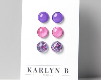 Conjunto de tres pares de pendientes de botón - Pendientes de botón coloridos apilados - Pendientes de botón pequeños y delicados de titanio - Ideales para orejas sensibles - Set de regalo
