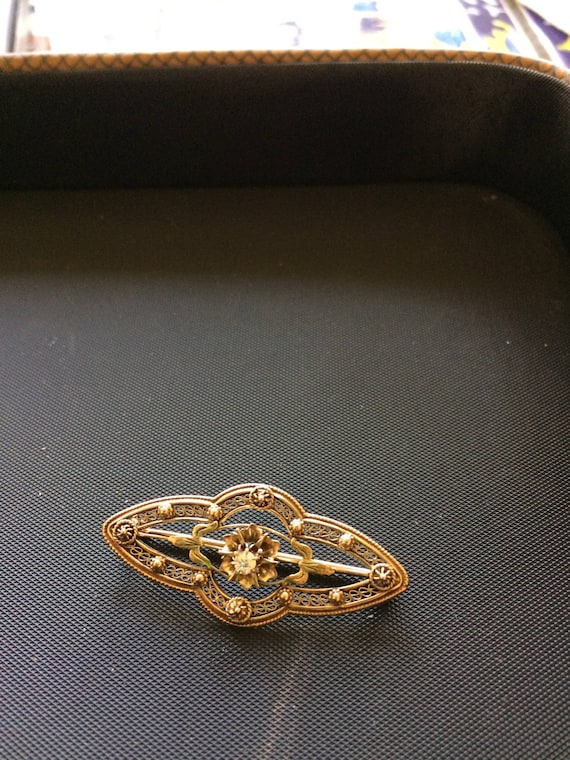 10Kt Victorian style pin