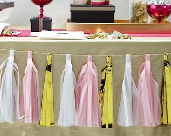 Guirnalda de borlas rosa, dorada y blanca: Decoración para fiestas