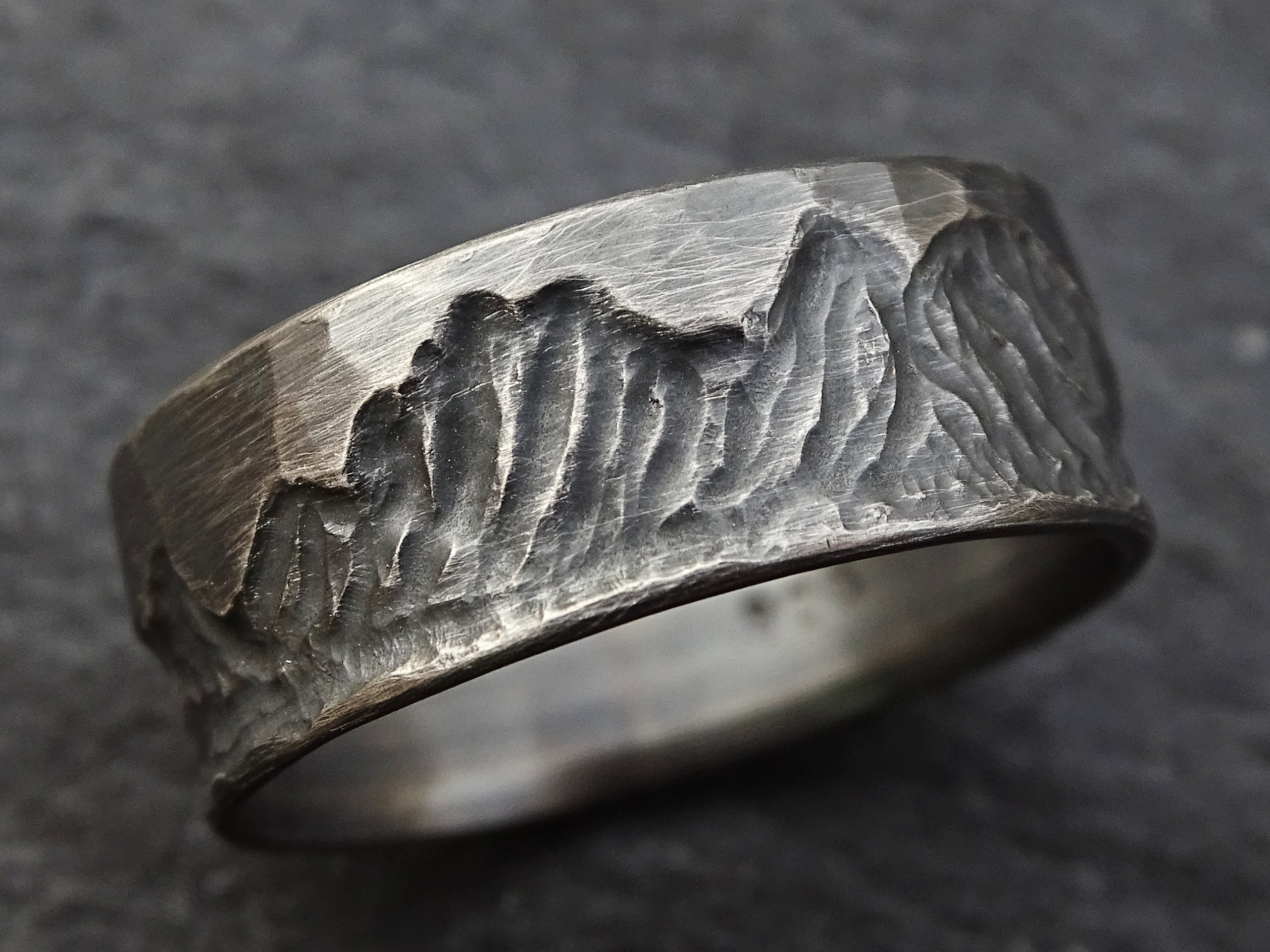Men/'s Wedding Band 8mm Band Sterling Silver Rustic Unique Men/'s Wedding Ring Personalized Ring Rugged Christmas Gift for Boyfriend Husband