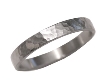 Alianza de boda de platino martillado: anillo de compromiso minimalista para hombre