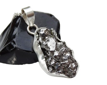 Collar con colgante de meteorito de plata de ley: Meteorito de hierro de Campo del Cielo