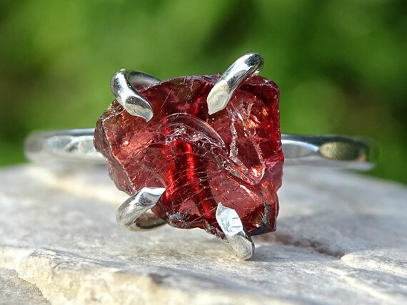 Garnet crystal ring online