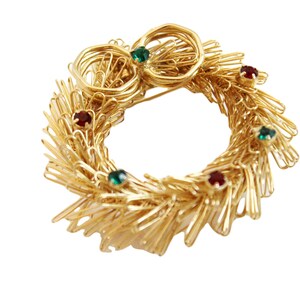 Vintage Christmas Wreath Brooch in Gold tone wire with red and green crystals
