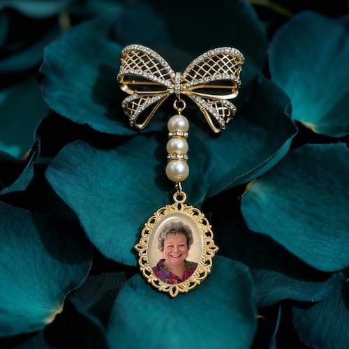 Custom Photo Bow Bouquet Charm with Rhinestone Brooch & Pearls, In Memory of Keepsake, Bride