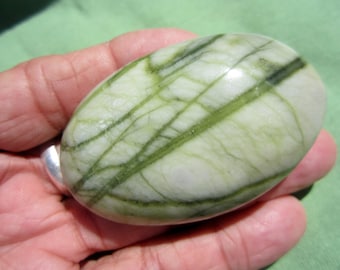 SERPENTINE Polished Palm Stone Touch Worry Afghanistan 78g / 2 1/2" inch