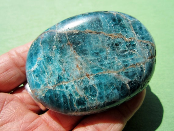 BLUE APATITE Polished Palm Stone Worry Madagascar 172g / 2 3/4" inch