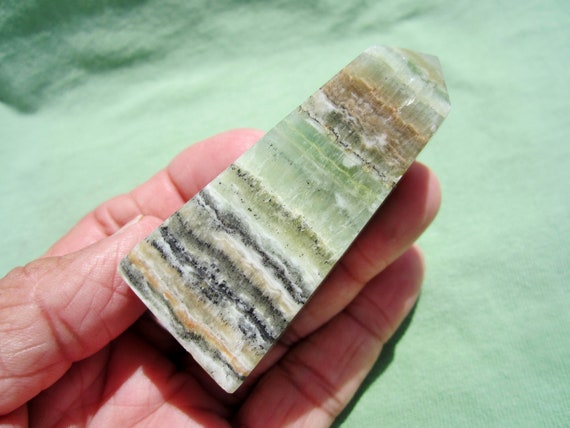 CALCITE Banded Kiwi Polished Tower Pakistan 106g