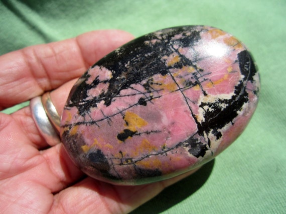 RHODONITE Polished Palm Stone Touch Worry Pakistan 145g / 2 3/4" inch