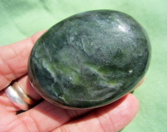 NEPHRITE JADE Polished Palm Stone Touch Worry Pakistan 106g / 2 1/2" inch