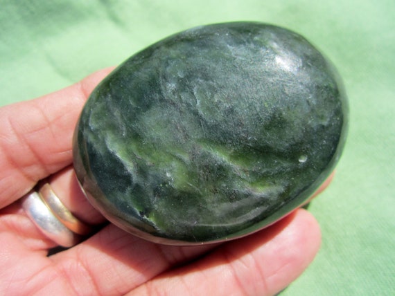 NEPHRITE JADE Polished Palm Stone Touch Worry Pakistan 106g / 2 1/2" inch