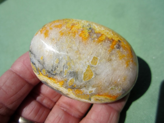 BUMBLE BEE "JASPER" Polished Palm Stone Touch Worry Indonesia 75g / 2 1/4" inch