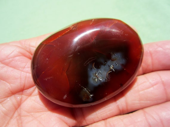 CARNELIAN Polished Palm Stone Worry Madagascar 78g / 2 1/2" in.