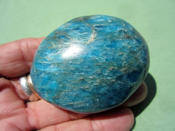 BLUE APATITE Polished Palm Stone Worry Madagascar 135g / 2 1/2" inch