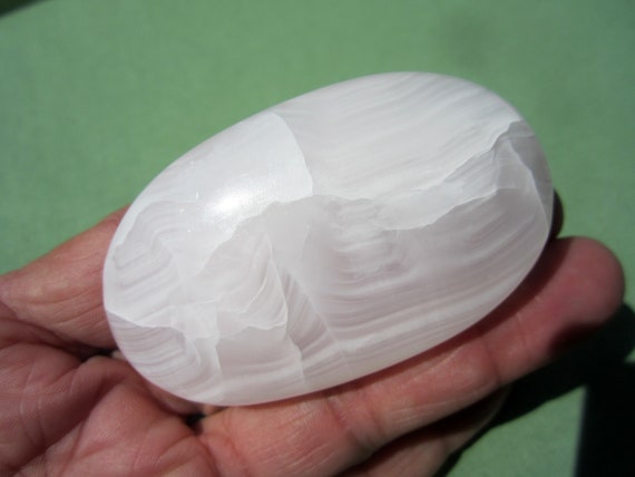 MANGANO CALCITE Polished Palm Stone Pakistan Fluorescent 92g / 2 3/4" inch