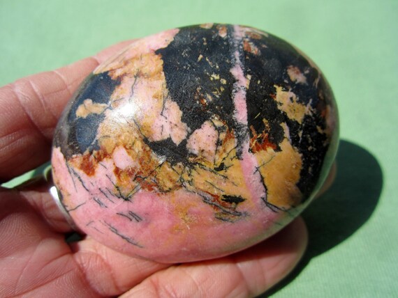 RHODONITE Polished Palm Stone Touch Worry Pakistan 177g / 2 3/4" inch