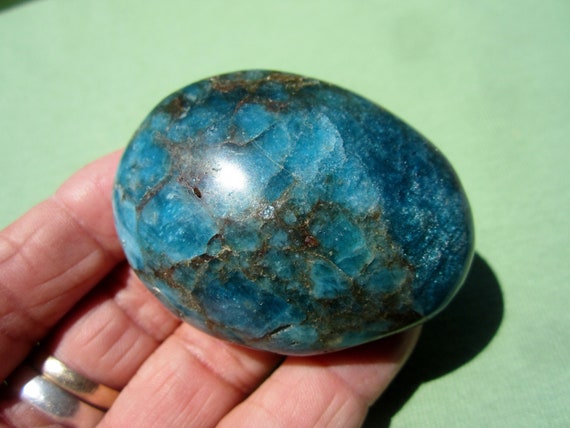 BLUE APATITE Polished Palm Stone Worry Madagascar 121g / 2 1/2" inch