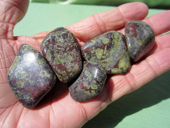 DRAGON BLOOD STONE (Jasper) Tumbled Polished Lot Madagascar 132g