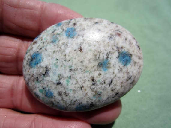 AZURITE in GRANITE "Ketonite" K2  Palm Stone Touch Worry Pakistan 34g / 2"inch