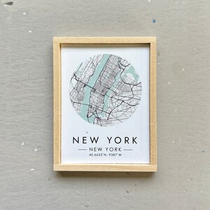 Carte de New York miniature moderne, oeuvre d'art murale pour maison de poupée encadrée