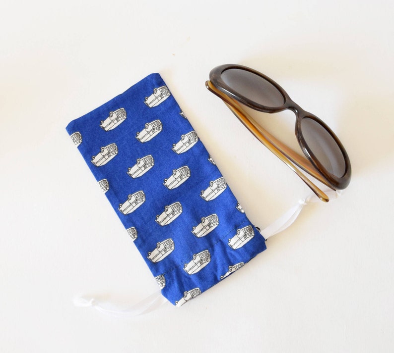 Blue glasses case with combi VW image 1